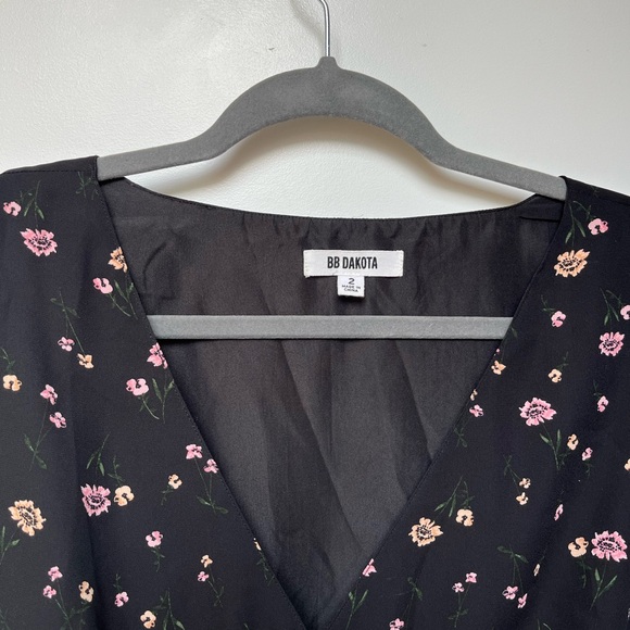 BB Dakota Black Floral Dress, Size 2 - Picture 3 of 4